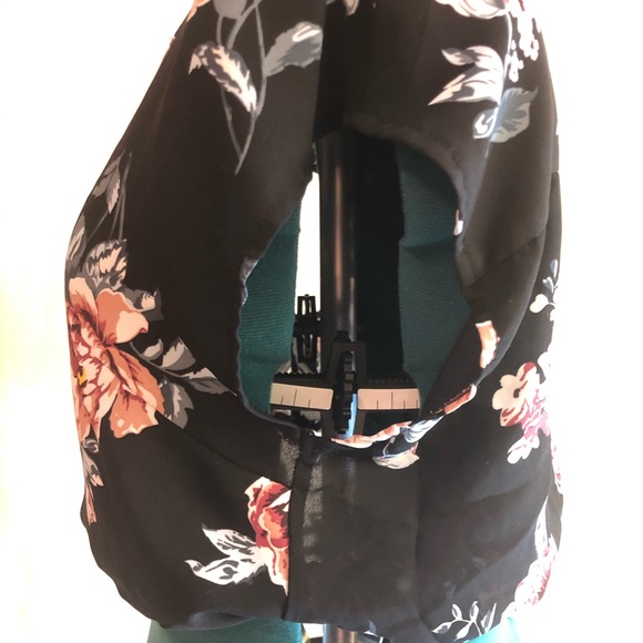 Lightweight Women’s Crop Top - Picture 2 of 4